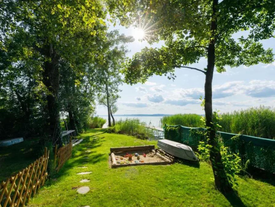 Green Lake House - Private Beach At Balaton Balatonakarattya Exterior foto